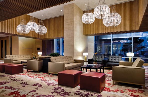201488-shangrila-toronto-lobby